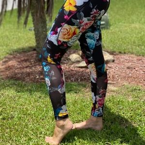 ZYIA Dark Floral Mesh Leggings - Size 20 - NWT